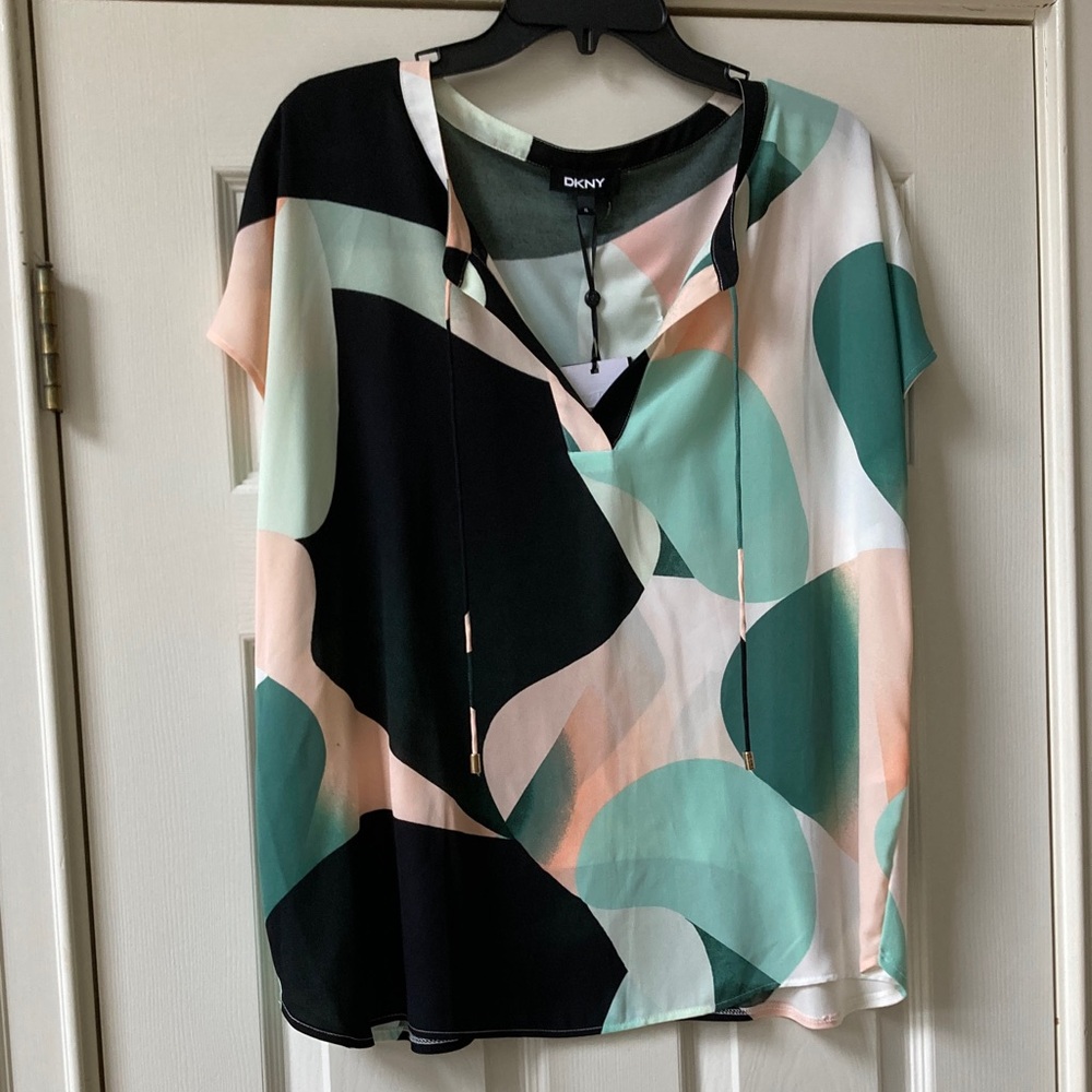DKNY Nw with tags Women's Abstract Black Green Cream Blouse